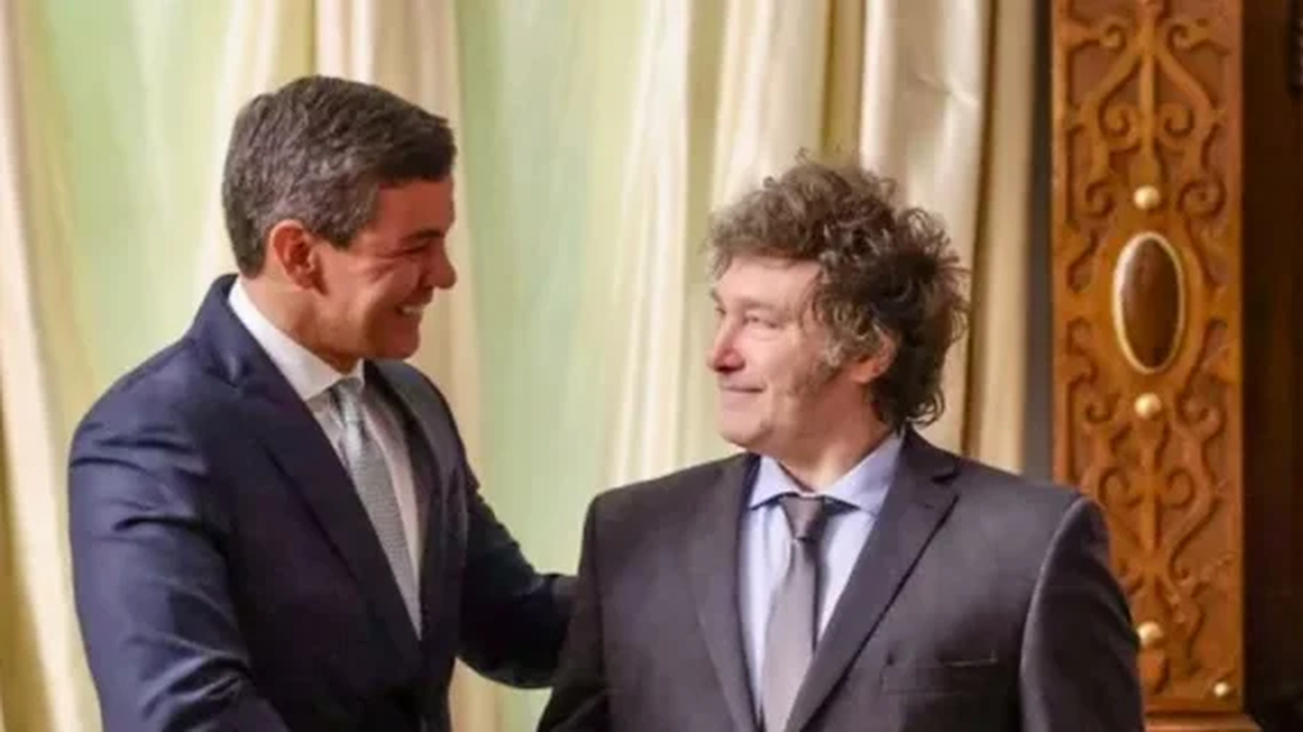 Javier Milei felicitó al presidente de Paraguay por alcanzar la