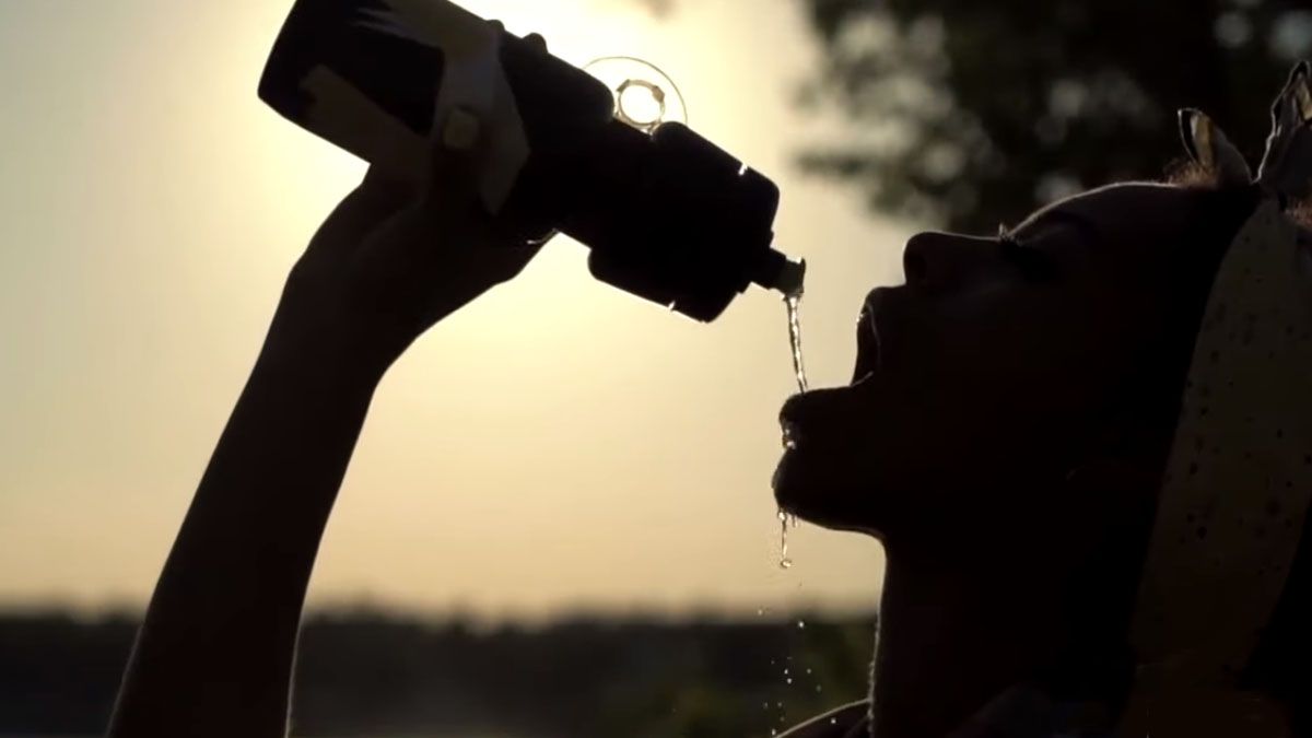 Tom Cuatro Botellas De Agua En Minutos Y Muri Qu Es La Toxicidad