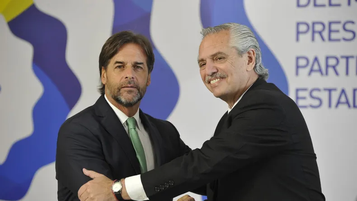 Alberto Fern Ndez Se Reunir En Abril Con El Presidente De Uruguay