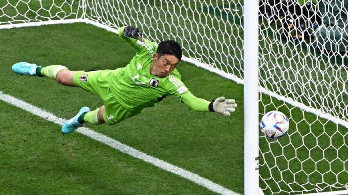 Video Mundial Qatar El Arquero De Jap N Evit Un Gol De