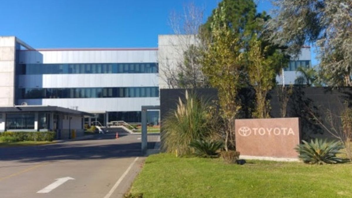 El intendente de Zárate le respondió a Toyota Argentina por su