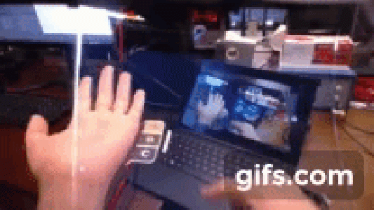 ¿Ya existe la tecnología de Minority Report?: así funciona un teclado virtual de realidad aumentada