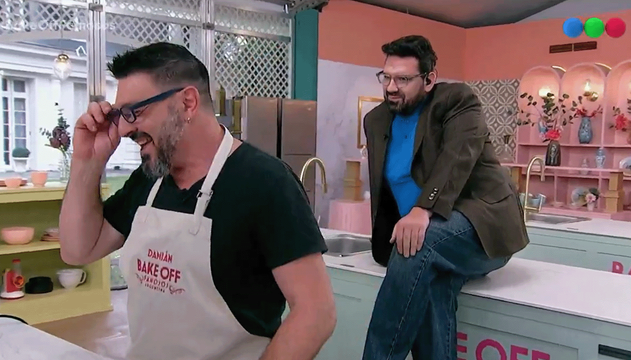 La propuesta hot de Damián Betular a Damián De Santo en Bake Off Famosos: ¿Probaste...?