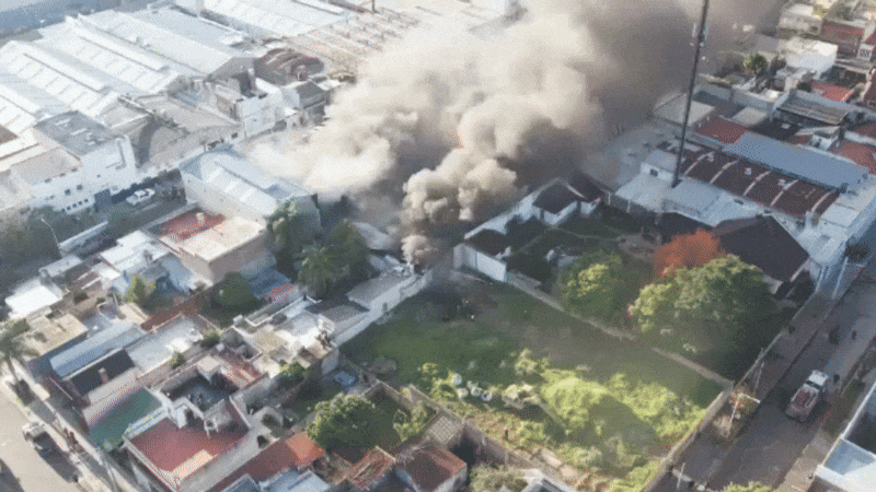 ¿Casualidad?: el Gobierno relacionó el brutal incendio en la pañalera con una licitación del PAMI