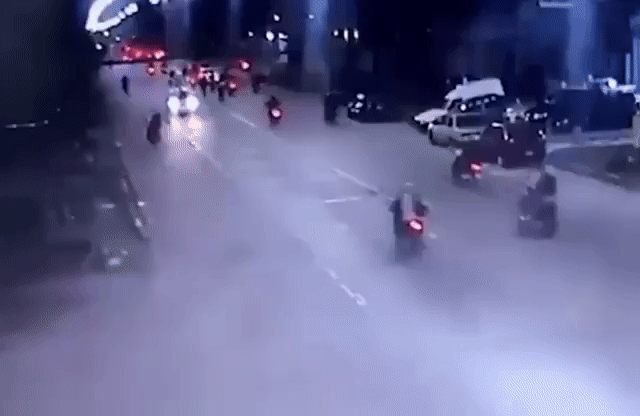 Una caravana de motoqueros terminó en un choque y la muerte de un joven.