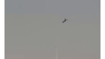 Video estremecedor: un avión de combate perdió estabilidad y explotó en segundos