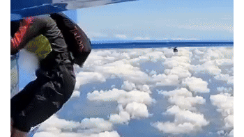 Saltó del avión... y lo peor pasó en segundos: la secuencia que nadie podía imaginar