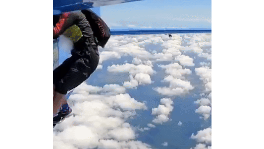 Saltó del avión... y lo peor pasó en segundos: la secuencia que nadie podía imaginar