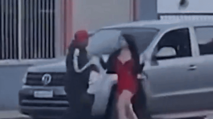 Burlas, risas y huida en moto en el video del acusado por el crimen de Batán