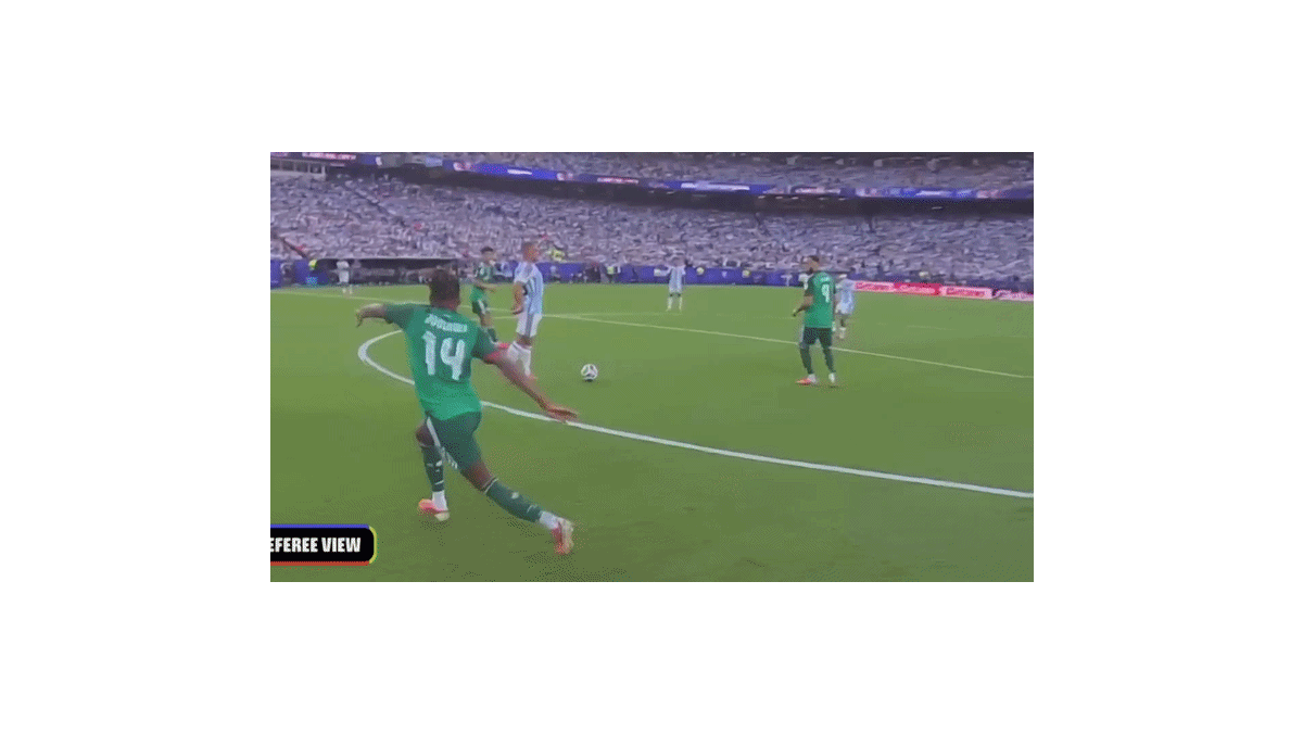 Primer gol de Lionel Messi contra Argelia