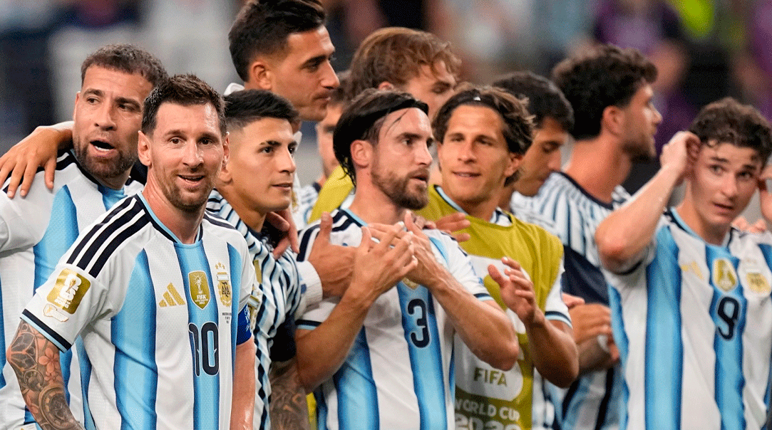 Furor por el nuevo romance de la Scaloneta: las fotos que confirmaron la historia de amor del Mundial