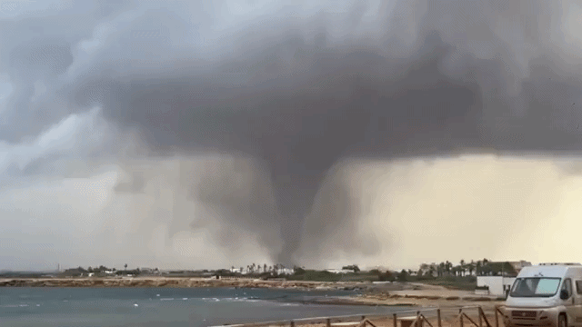 Tornado en Sicilia: las imágenes de los destrozos tras las fuertes tormentas