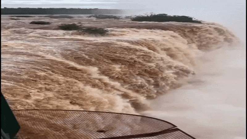 Cataratas del Iguazú: cerraron el Parque Nacional tras triplicarse el caudal por el fenómeno de El Niño