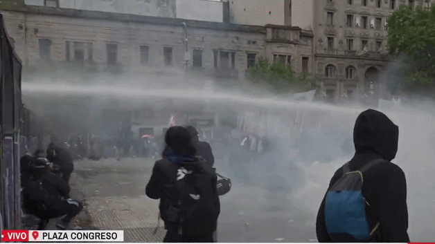 Marcha Federal Universitaria: tensión e incidentes frente al Congreso. (Foto: captura de video)