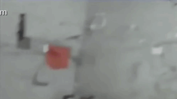 El video que muestra a los presos junto al policía retenido en la alcaidía porteña