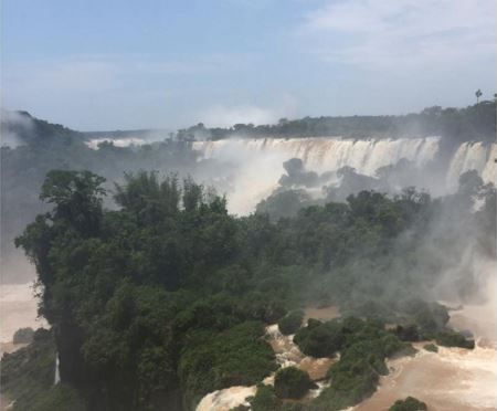 Rocío Guirao Díaz viajó a Puerto Iguazú para un desfile y publicó fotos en Instagram.
