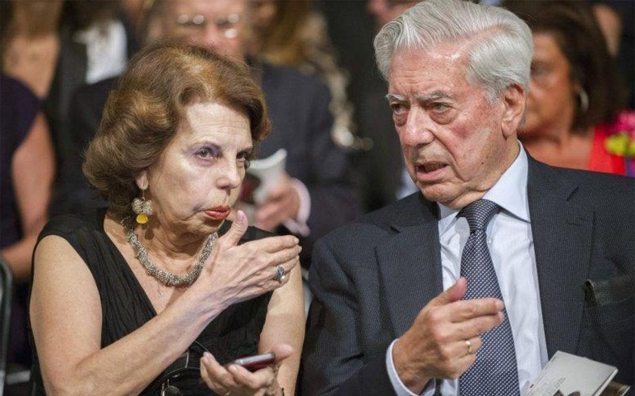 Mario Vargas Llosa y su mujer Patricia