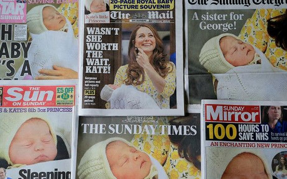 Todos los periódicos del domingo publicaron la foto de la nueva princesa en sus primeras planas.