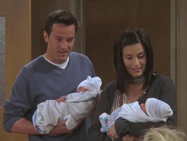 Los gemelos de Chandler y Monica tendrían ya 10 años
