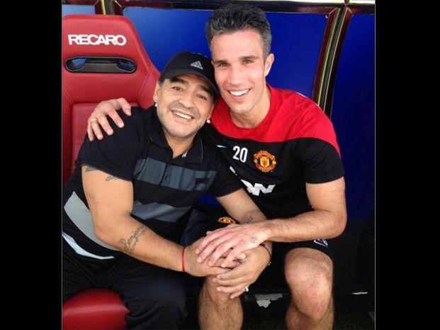 Con el holandés Robin Van Persie