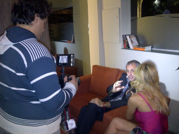 El conductor dio varias notas.