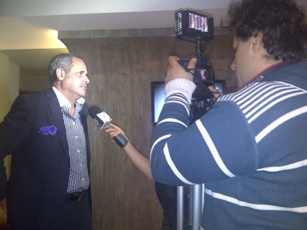 Los medios, buscaron la palabra del periodista.