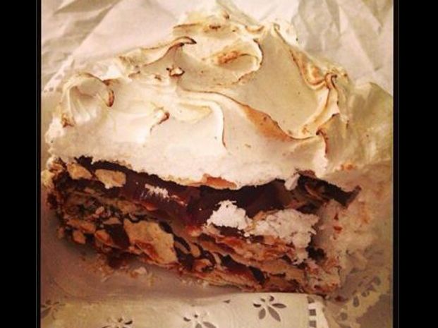 El antojo que tuiteó la China: una torta Rogel.
