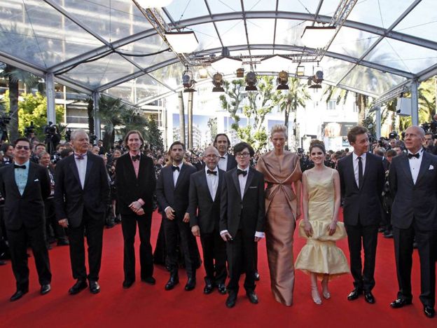 El reparto de Moonrise Kingdom posa en la alfombra roja de Cannes.