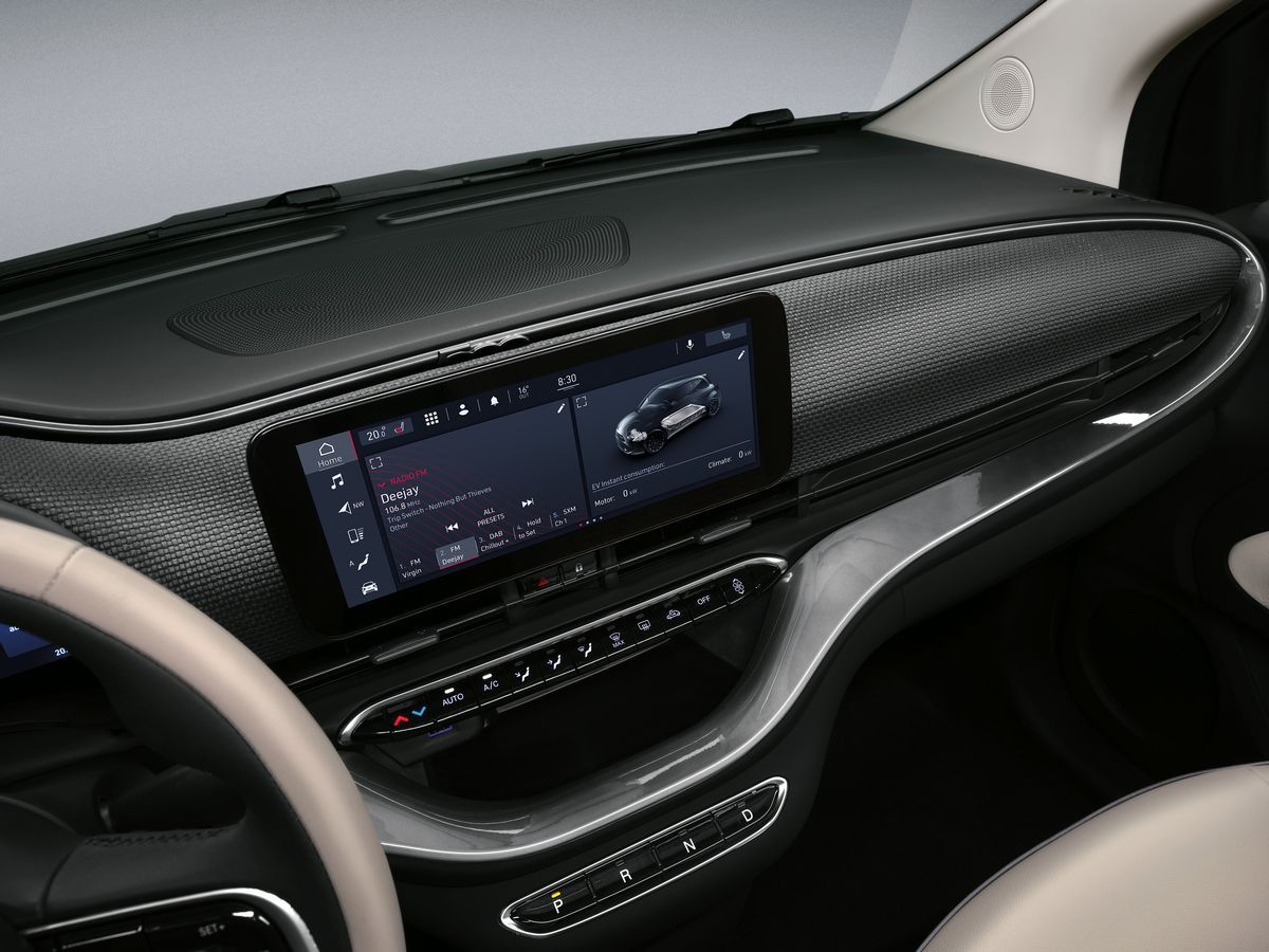 Sistema multimedia en el nuevo Fiat 500 eléctrico