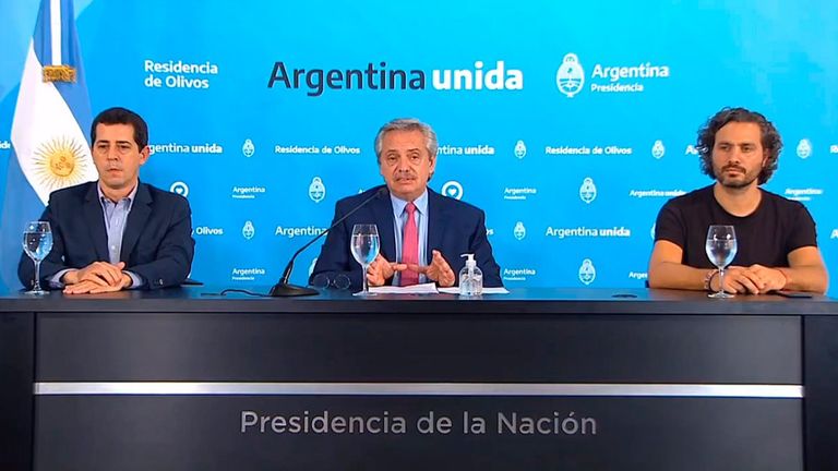 Santiago Cafiero, en remera en conferencia de prensa. (Foto Archivo - 29 de marzo)