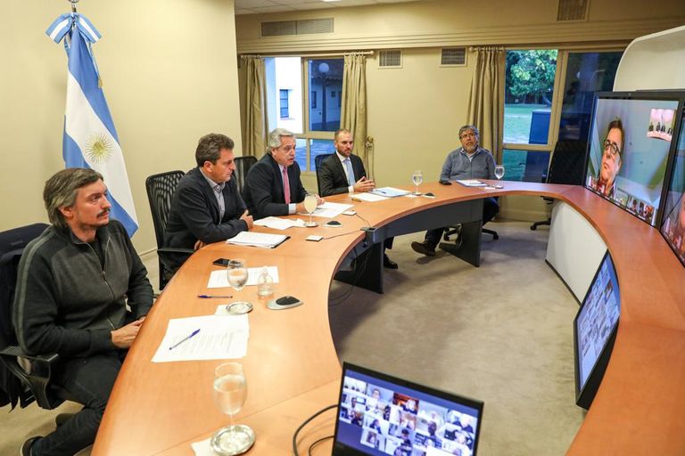 El oficialismo en Diputados con Alberto en Olivos. Los jefes de la oposición, por teleconferencia (Foto: Prensa Diputados)