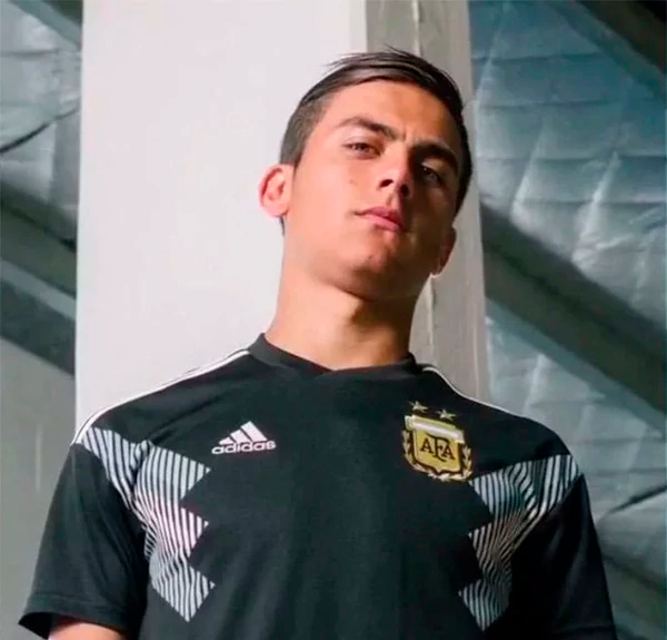 Así es la camiseta suplente negra que la Selección Argentina usará en el Mundial Rusia 2018