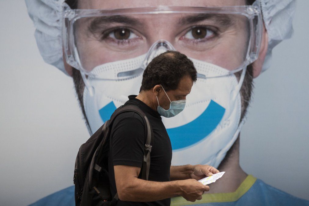 Nuevo salto en los contagios: confirmaron 8.141 casos y 257 muertes en 24 horas