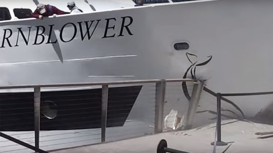 El espectacular choque de un crucero contra un muelle de San Diego
