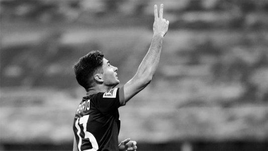 Pipa de fuego: doblete de Lucas Alario en el triunfo de Bayer Leverkusen