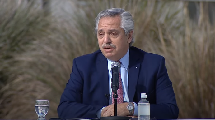 Alberto Fernández partió a Perú por la asunción de Pedro Castillo