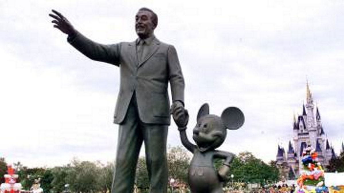 La leyenda urbana cuanta que el argentino Guillermo Francella habr&iacute;a visto a Disney en la c&aacute;mara congelado, pero que jam&aacute;s cont&oacute; la historia por las amenazas que habr&iacute;a recibido por parte de Pluto.&nbsp;