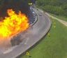 Video: la impresionante explosión de un camión que provocó el incendio masivo de 21 autos