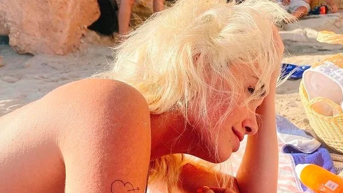 Lali Espósito en Ibiza: Tatuaje nuevo y topless en la playa