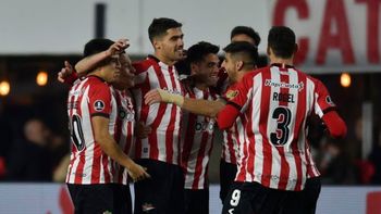 El robot permite disfrutar de una visión 360° de imágenes de realidad aumentada, como si estuvieran en la propia cancha de Estudiantes. (Foto: archivo). El robot permite disfrutar de una visión 360° de imágenes de realidad aumentada, como si estuvieran en la propia cancha de Estudiantes. (Foto: archivo).