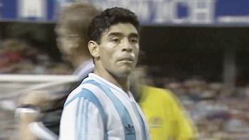 Diego Maradona volvió a la selección argentina en 1993 para el repechaje contra Australia y su clasificación al Mundial de Estados Unidos 94 (Foto: captura de TV).