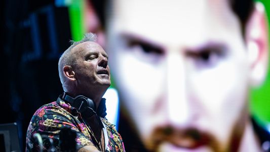 Fatboy Slim rindió homenaje a Messi y al Indio Solari en una noche inolvidable