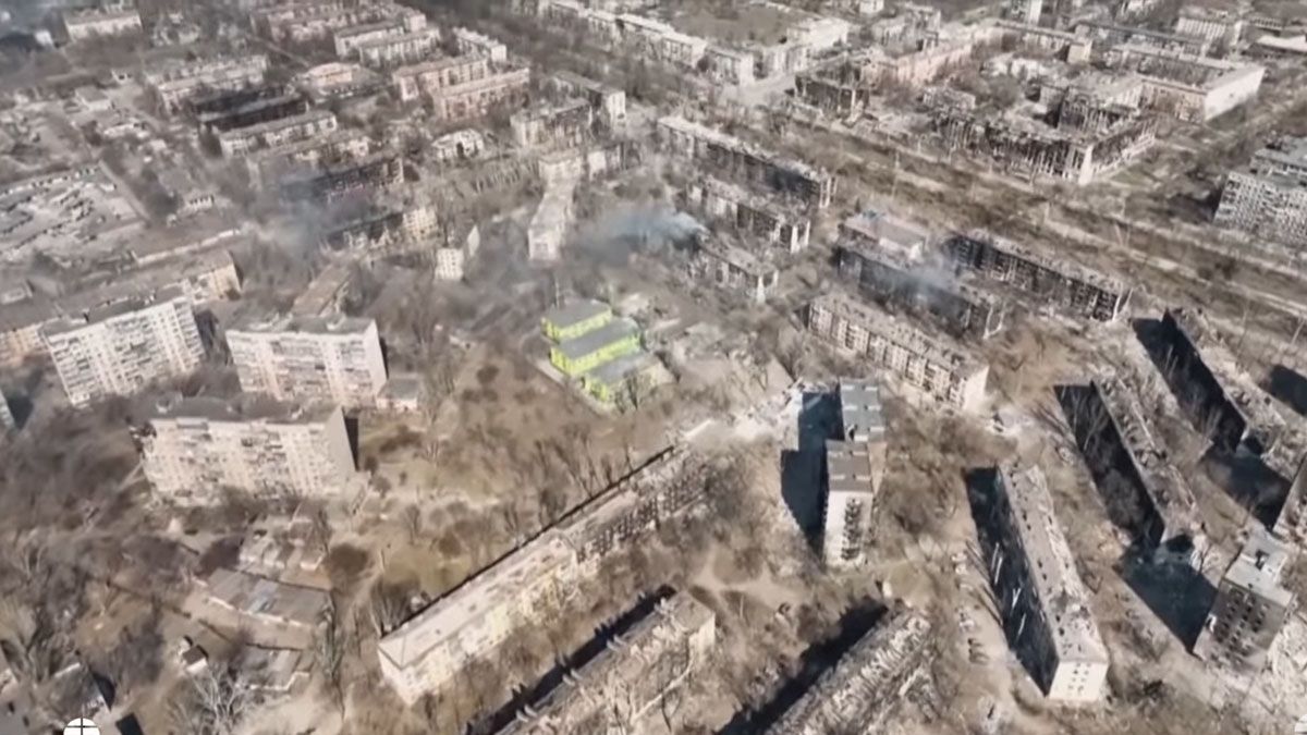 Mariupol, la ciudad reducida a cenizas (Foto: AP)