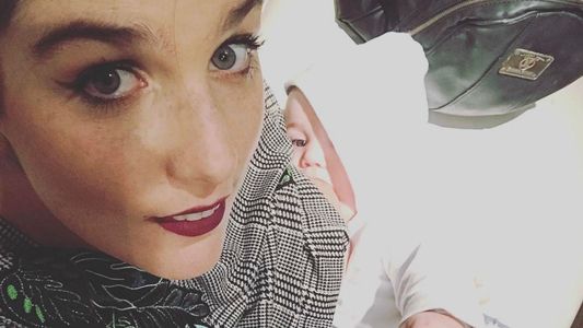 Juana Repetto y su imagen más maternal amamantando a Toribio