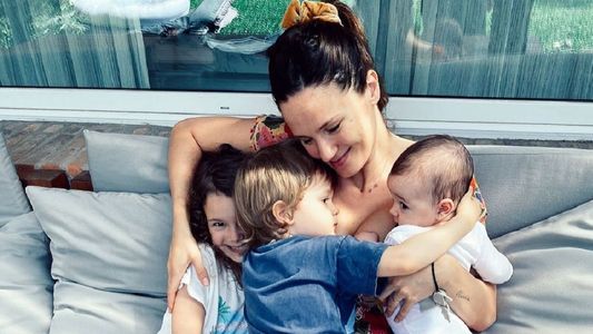 La emotiva imagen familiar de Paula Chaves del reencuentro de sus hijos con sus bisabuelos