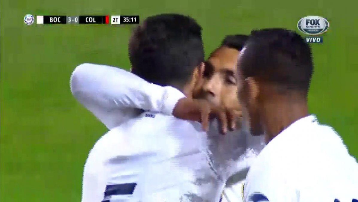 Tevez entró y la metió en la primera que tuvo