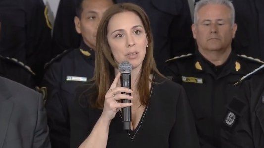 Vidal se mostró con Peña y le apuntó Scioli en un acto con la Bonaerense: La policía con delincuentes era posible por un Estado cómplice