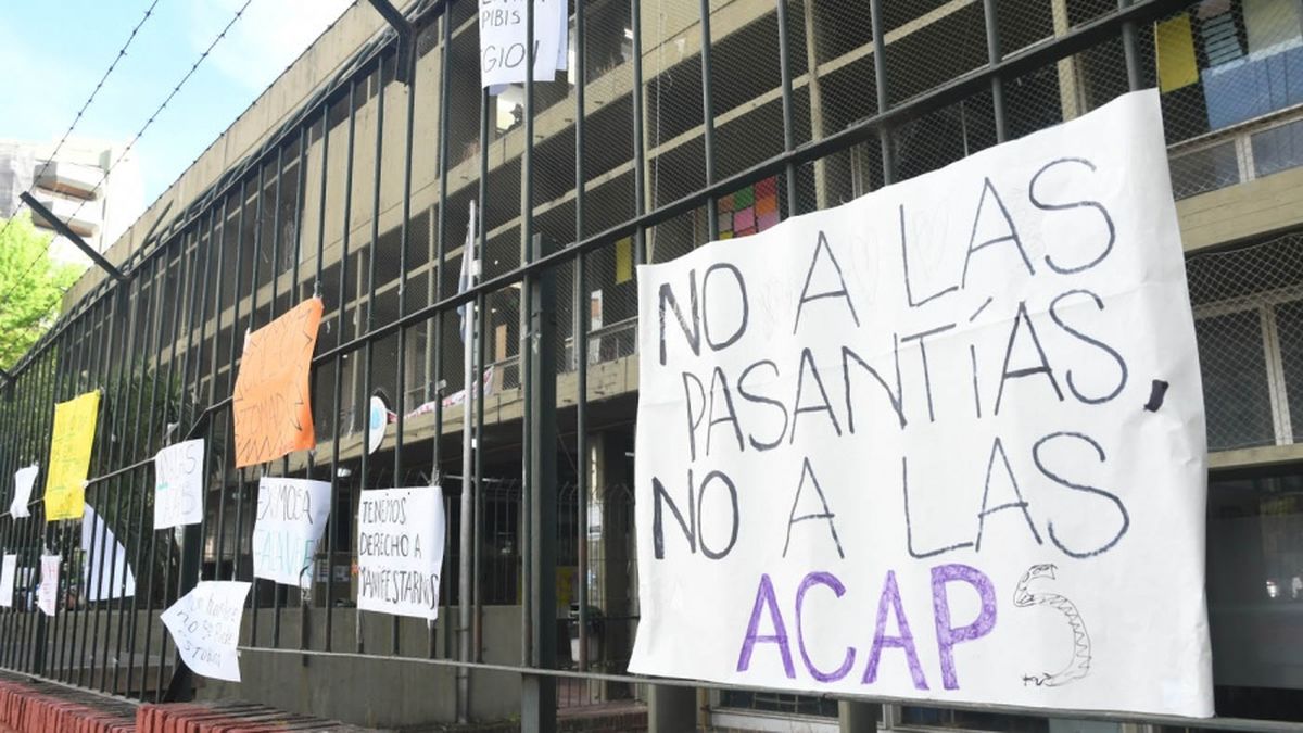 Toma de escuelas | Este lunes continuaban las medias de fuerza en al menos siete colegios porteñas