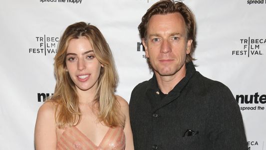 Hija de Ewan McGregor llama pedazo de basura a la novia de su padre