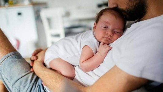 Según un informe de Unicef, las mujeres jefas permiten más días de licencia por paternidad